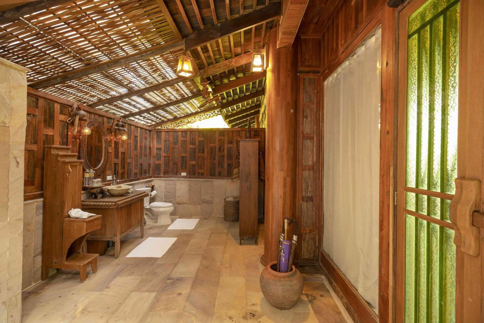 Santhiya Koh Phangan Resort And Spa Exterior photo A modern onsen in Tokyo